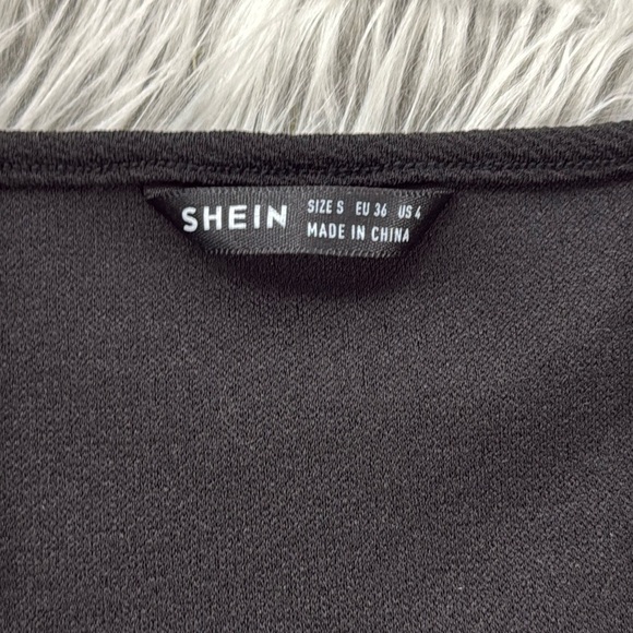 Elegant Black Sheer Sleeve Top - Picture 4 of 8